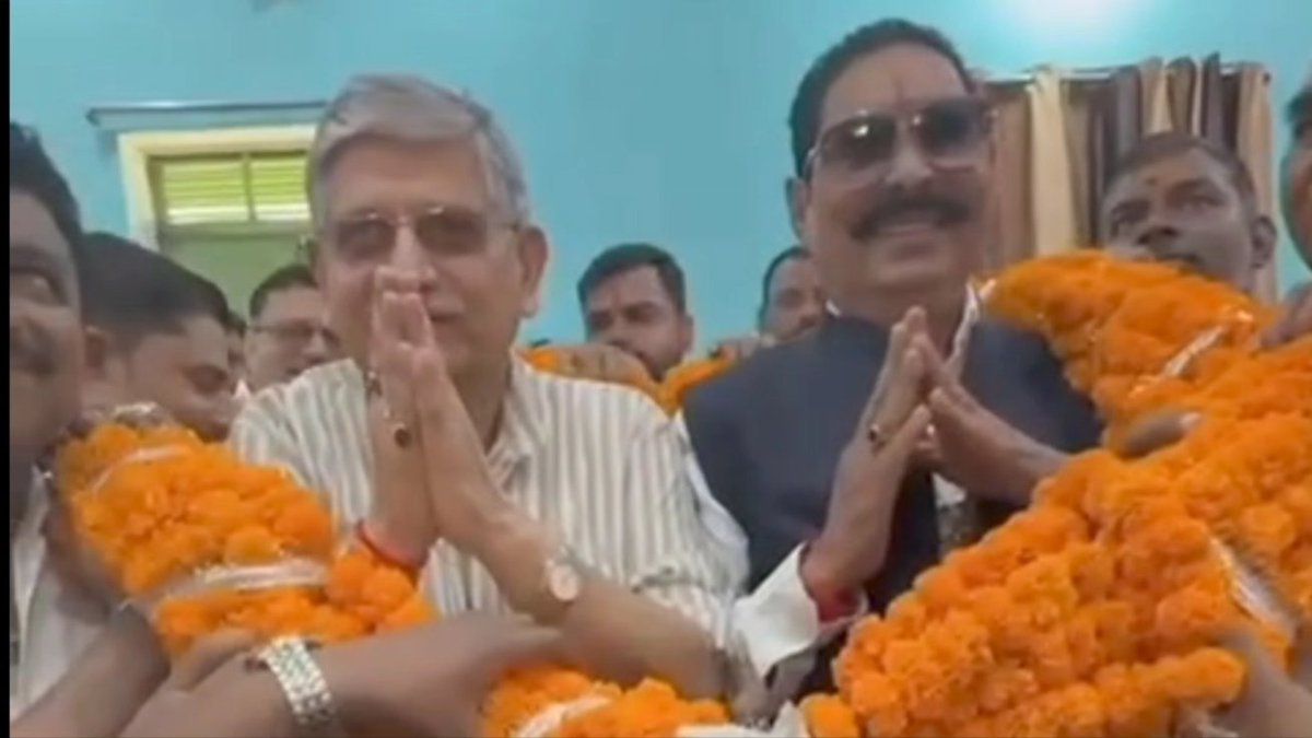 Anant Kumar Singh (@mla_anantsingh) on Twitter photo बीते दिन हमारे गृह क्षेत्र में एक कार्यक्रम के दौरान केंद्रीय मंत्री सह मुंगेर लोकसभा से सांसद श्री Rajiv Ranjan Singh ऊर्फ Lalan Singh जी के साथ। ❤️🫂
#LalanSingh #AnantSingh #ChoteSarkar #Bihar #MokamaVidhanSabha #अनंत_सिंह #MungerLokSabha
<a href="/MLA_AnantSingh/">Anant Kumar Singh</a> <a href="/LalanSingh_1/">Rajiv Ranjan (Lalan) Singh</a> बीते दिन हमारे गृह क्षेत्र में एक कार्यक्रम के दौरान केंद्रीय मंत्री सह मुंगेर लोकसभा से सांसद श्री Rajiv Ranjan Singh ऊर्फ Lalan Singh जी के साथ। ❤️🫂
#LalanSingh #AnantSingh #ChoteSarkar #Bihar #MokamaVidhanSabha #अनंत_सिंह #MungerLokSabha
<a href="/MLA_AnantSingh/">Anant Kumar Singh</a> <a href="/LalanSingh_1/">Rajiv Ranjan (Lalan) Singh</a>