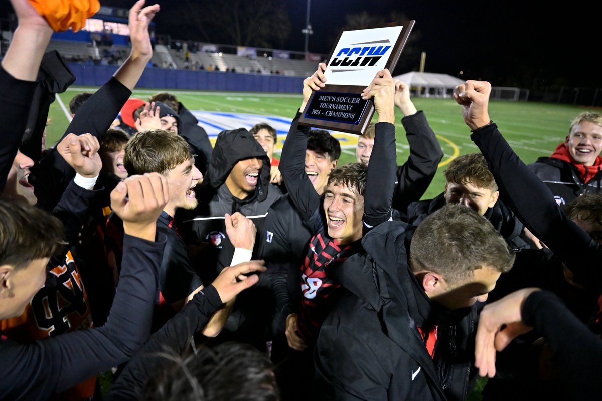 Men's Soccer Claims CCIW Title

📰: tinyurl.com/225q4j9b

#WeAreNc