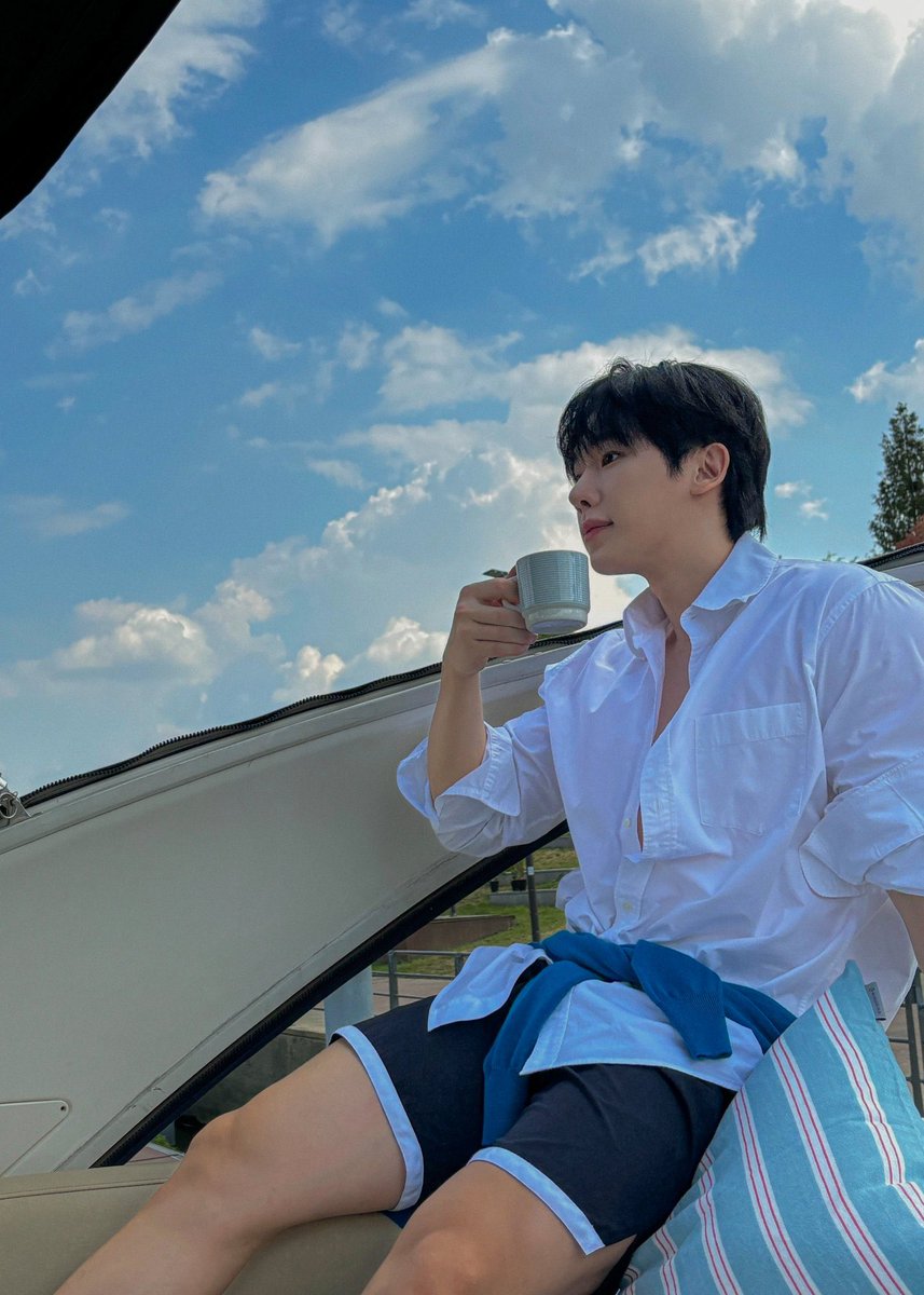 Go5raebluewhale tweet picture