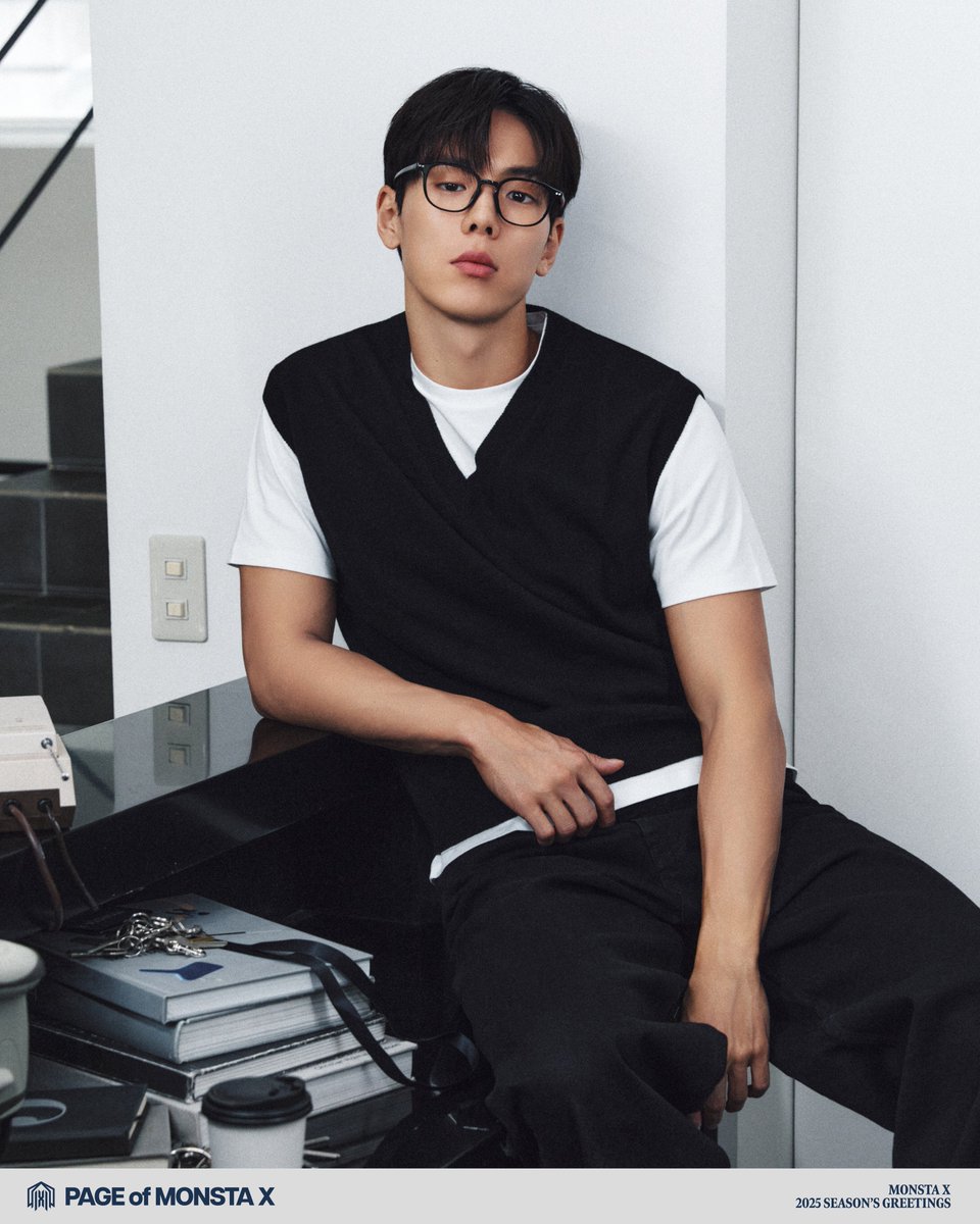 OfficialMONSTAX's tweet photo. 📸
2025 MONSTA X
SEASON'S GREETINGS
𝑷𝑨𝑮𝑬 𝒐𝒇 𝑴𝑶𝑵𝑺𝑻𝑨 𝑿 📖

CONCEPT PHOTO
#셔누 #SHOWNU

🗓 예약 판매 오픈
241111 11AM - (KST)

#몬스타엑스
#MONSTAX #MONSTA_X
#2025시즌그리팅 #PAGEofMONSTAX https://t.co/pIiV0nerd5