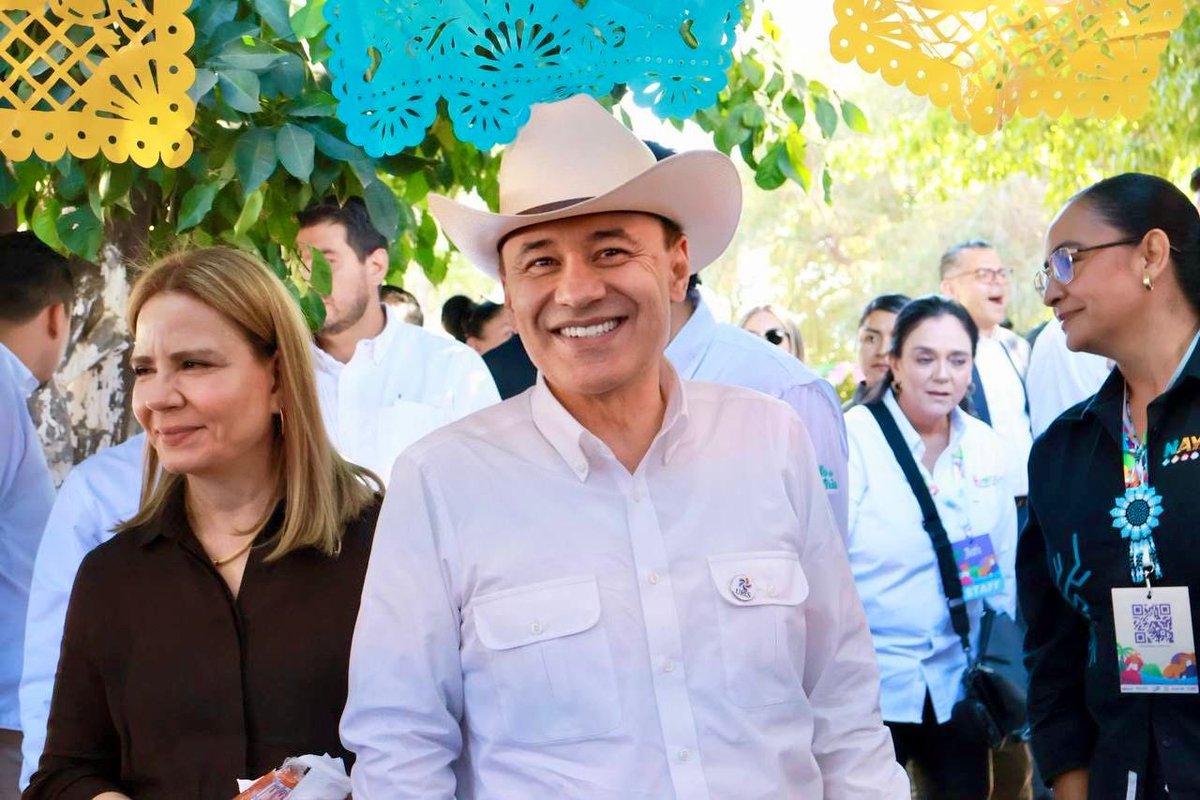 gobiernosonora's tweet photo. 🟠 Celebramos la cultura y el turismo en el Festival de Pueblos Mágicos del Golfo de California en #Ures. 🐴🌵

Sonora reúne a 22 pueblos mágicos que destacan la riqueza y tradición de la región. ¡Comenta cuál es tu pueblo favorito! 🌎✨

#CompromisosFirmes #TierraDeOportunidades https://t.co/69ZNcLkn76