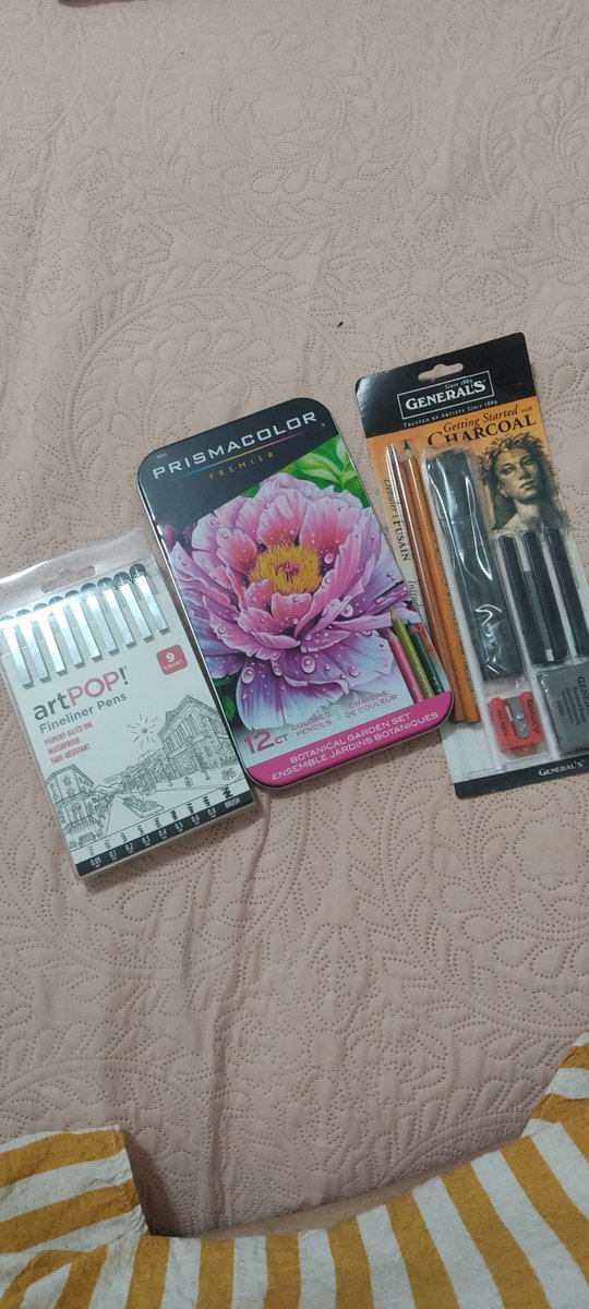 minha tia disse que tinha me trago uma lembrancinha da viagem dela aí me chega com ISSO AQUI