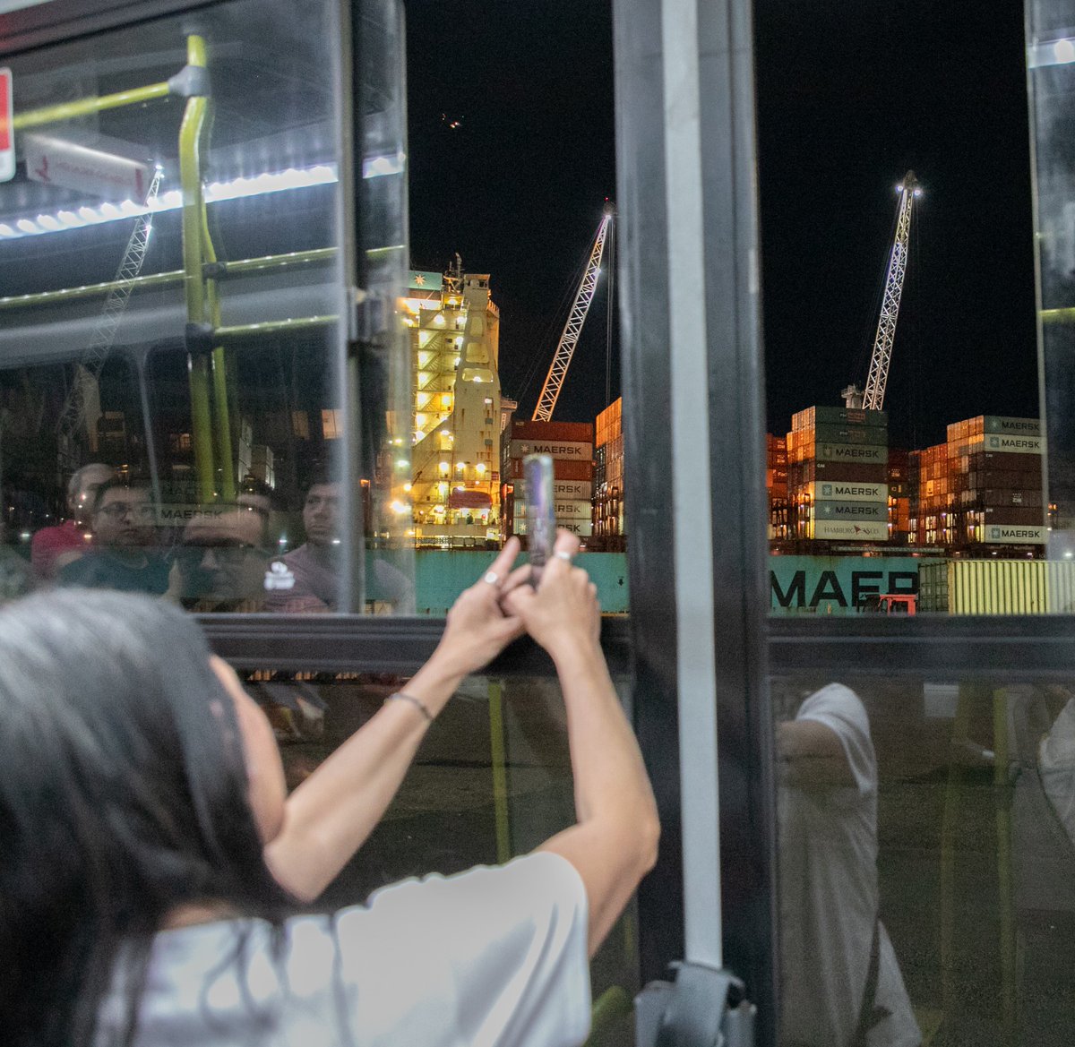 AGPuertos's tweet photo. Cientos de familias ya se acercaron a la Terminal de Cruceros para disfrutar de la Noche de los Museos. https://t.co/eHcK0kOBAj