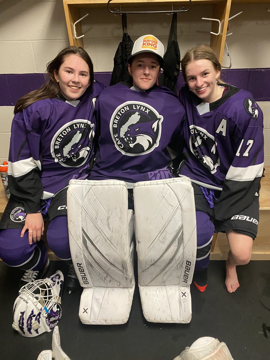 Lynx win 8-4! Goals scored by Kennedy Vickers (3), Summer MacLean (3), Payton Ellsworth and Avah Landry! Burger King Whopper Warriors were Kennedy Vickers, Abbie Jessome and Brooklyn MacNeil! Back at it tomorrow morning!

#noweaklynx