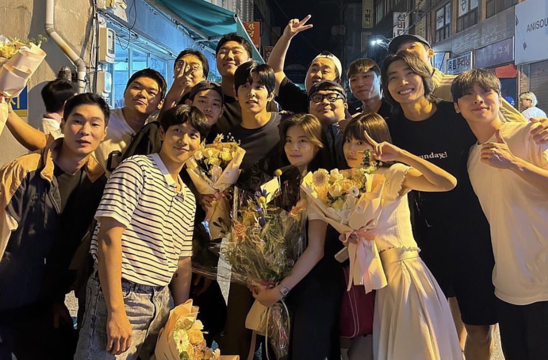 sunizup's tweet photo. CP had a 2914% increase in viewership due to #Boyhood's popularity! & won #BestOTT, #YimSiwan won 3 #BestActor awards, +numerous noms & awards. Even w/o intl OTTs, #Boyhood was #1 for mos, & still remains in the top 20 for CP over a yr after airing! #Boyhood2 could lift CP again! https://t.co/hIIuZ7A2Bw