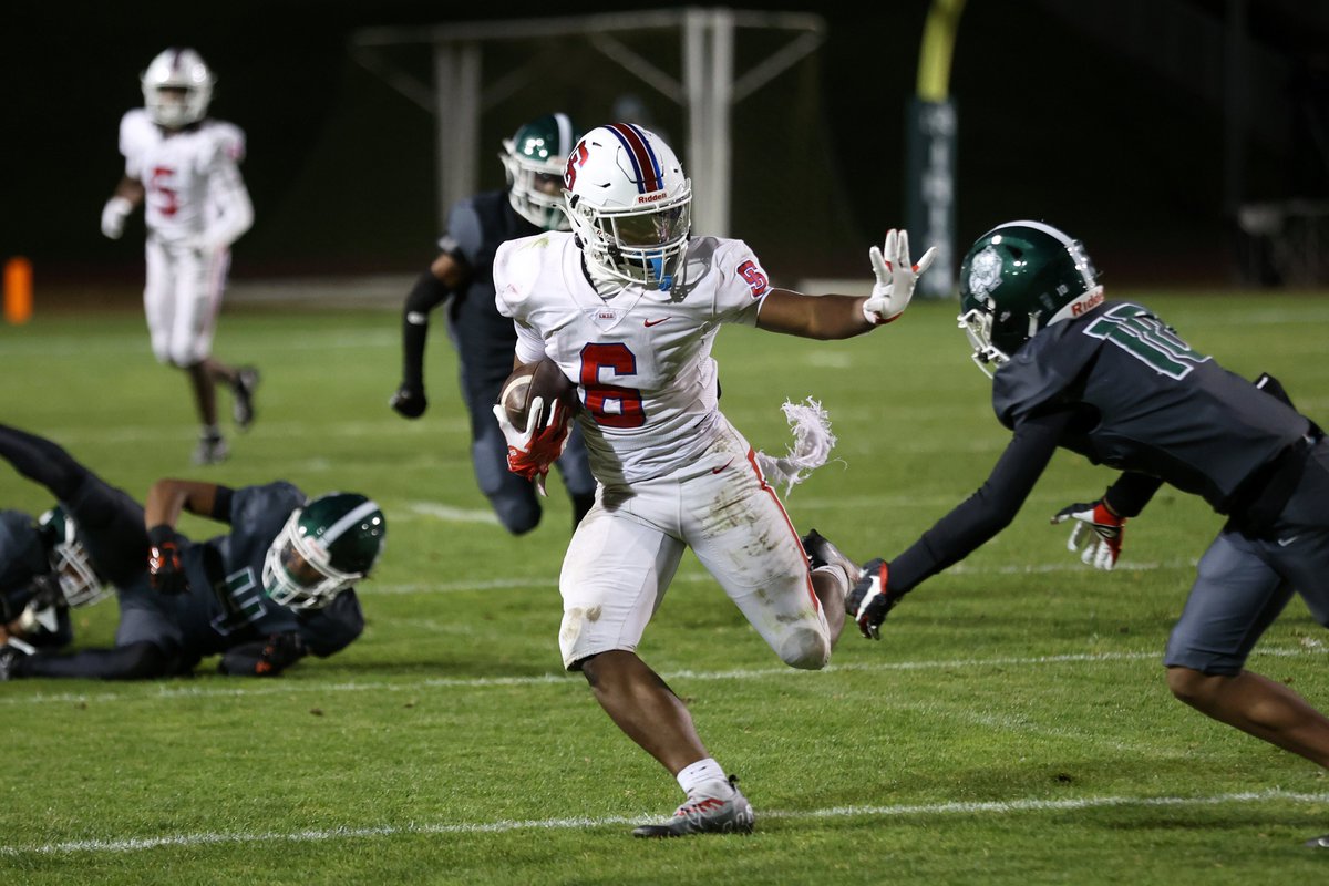 SIscores's tweet photo. Congrats to our SI Varsity Football Wildcats. 2024 @WCALSports Co-Champions. #WeAreSI https://t.co/o2k00xh1Tc