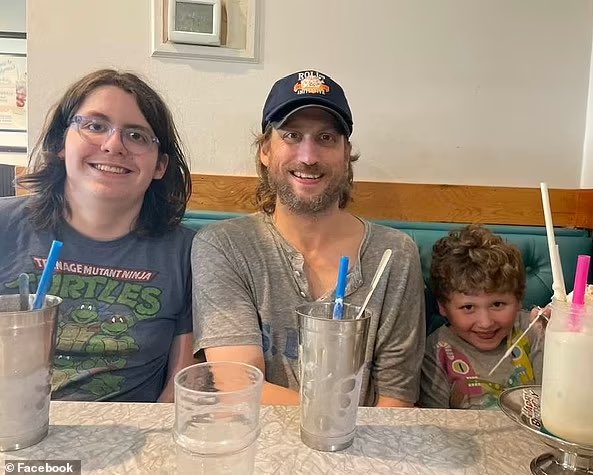 EndWokeness's tweet image. Anthony Nephew (45) kiIIed himself, his wife, and 2 sons over Trump winning.

The media is driving people insane.