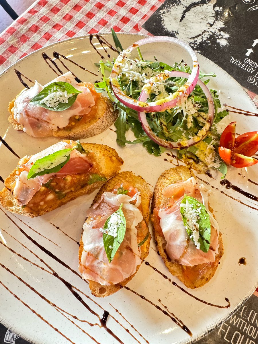 Theerajess's tweet photo. ใครมาเที่ยวหลวงพระบาง ไม่อยากให้พลาดร้ายนี้ Zurich bread factory อร่อยสมคำร่ำลือ ร้านสวย ราคาดี #luangprabang #laos #หลวงพระบาง #ลาว #อร่อยบอกต่อ https://t.co/kQ3o9dPyvx