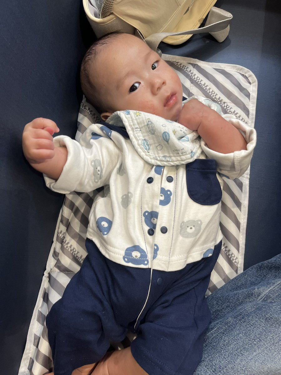 deen_namco's tweet photo. 息子氏、生後3ヶ月で酔拳の使い手になる https://t.co/bJW4sez1JQ