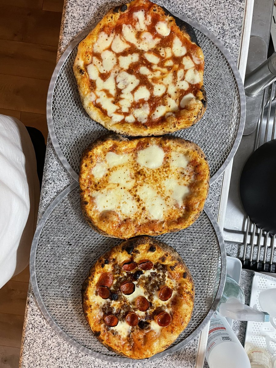 Texas_Hoosiers's tweet image. My football team is 10-0 after a gutty, hard fought win, I have a beautiful Italian red in my glass, and my pizzas turned out just delightfully tonight. Who has better than me right now? Will never find me daunted. #pizzapics