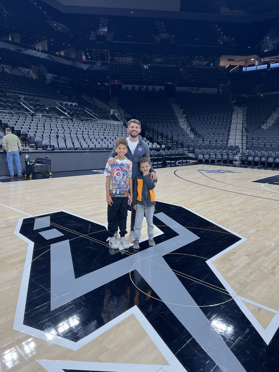 Coach_MStephens's tweet photo. Besides losing, it was great experience for our guys to get to play at @spurs arena.  We also got to catch the game afterwards and the boys got to visit their grandfather as well! https://t.co/1wCWJNebnI