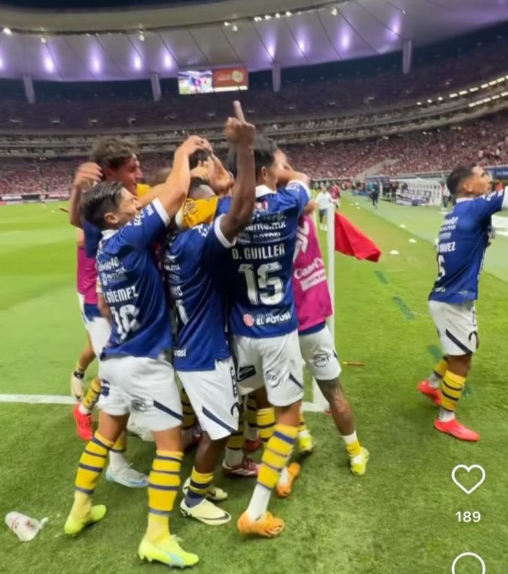 cesarpotosino's tweet photo. Cada foto que sale es mejor JAJAJAJA https://t.co/itwt9W1gMJ