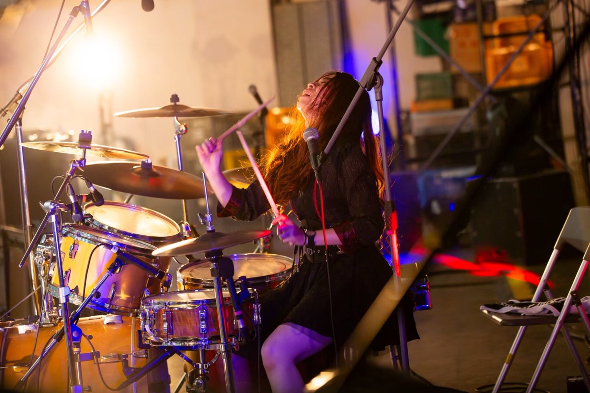 ayae_GA_'s tweet photo. #DRUMSPOT 
Vol.50 まで来ました！

かなり前から水面下で準備してて、
今日を迎えました。
今回出てくれる演者さんも、快く出演を決めてくれました。ありがとうございます。

実は、私のドラスポの出会いはVol.2です。もともとはリスメロ初期のドラマーさんのイベントだったのですが、 https://t.co/7gNaeUO6Tu