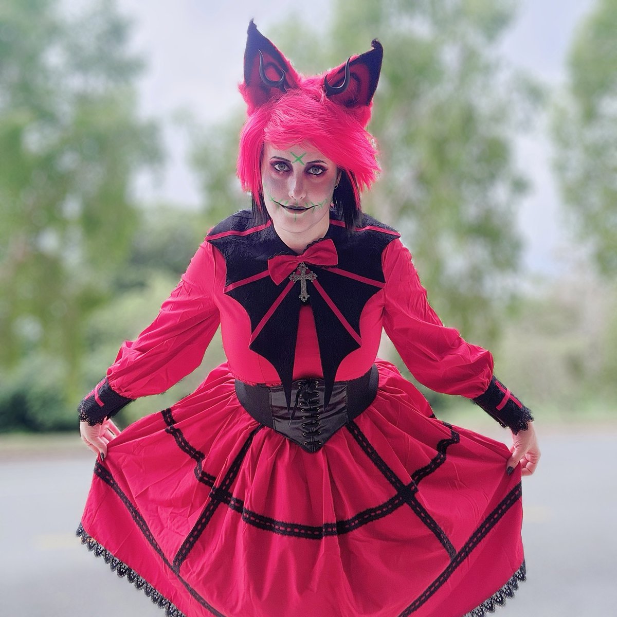 Psylan's tweet photo. EGL Alastor cosplay for today!!!

#alastor #radiodemon #hazbinhotel #deerdemon https://t.co/1QXdNnbeKA