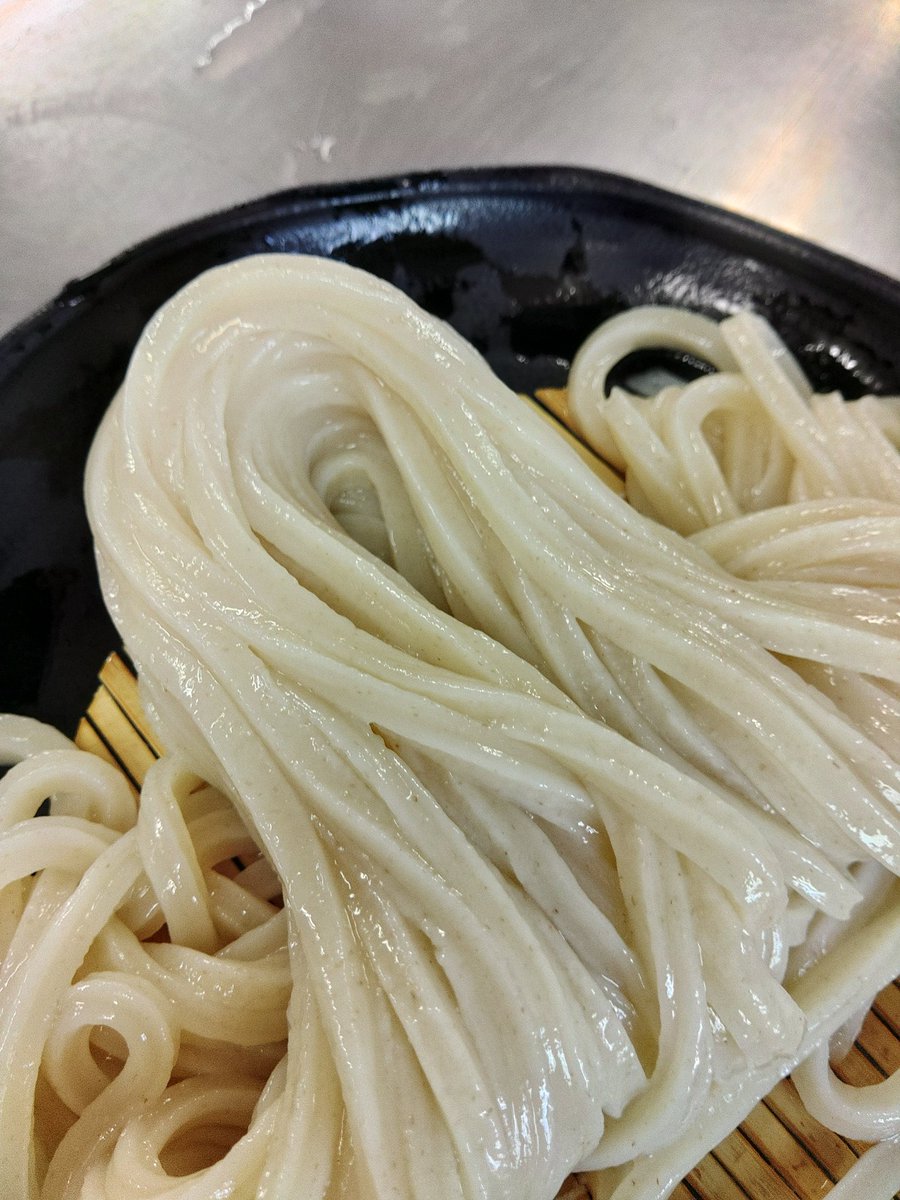 おはようございます🙋‍♂️竜雲うどんの中の人です🫡今日も日中は天気持ちそうで良かったです👍法然寺では本堂で尺八の会が行われております🎷風流ですね👌
今日も11時より元気に営業いたします🔥
#竜雲うどん
#法然寺
#仏生山
#尺八
#川口