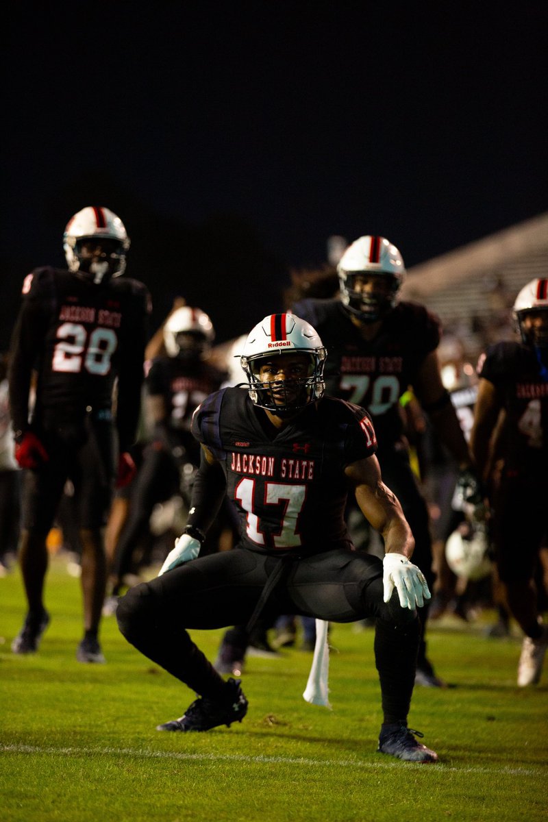 ♦️👌🏽1-0

Erick Simmons with the touchdown and a shimmy so smooth, straight Nupe vibes!