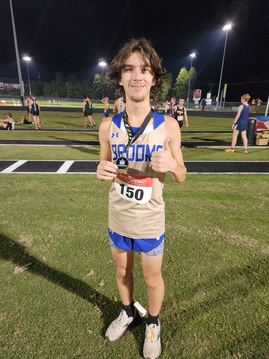 Congratulations to Reilly for taking 4th in the Warrior division of the Starlight run tonight at Riverside! 👏🏅🎉