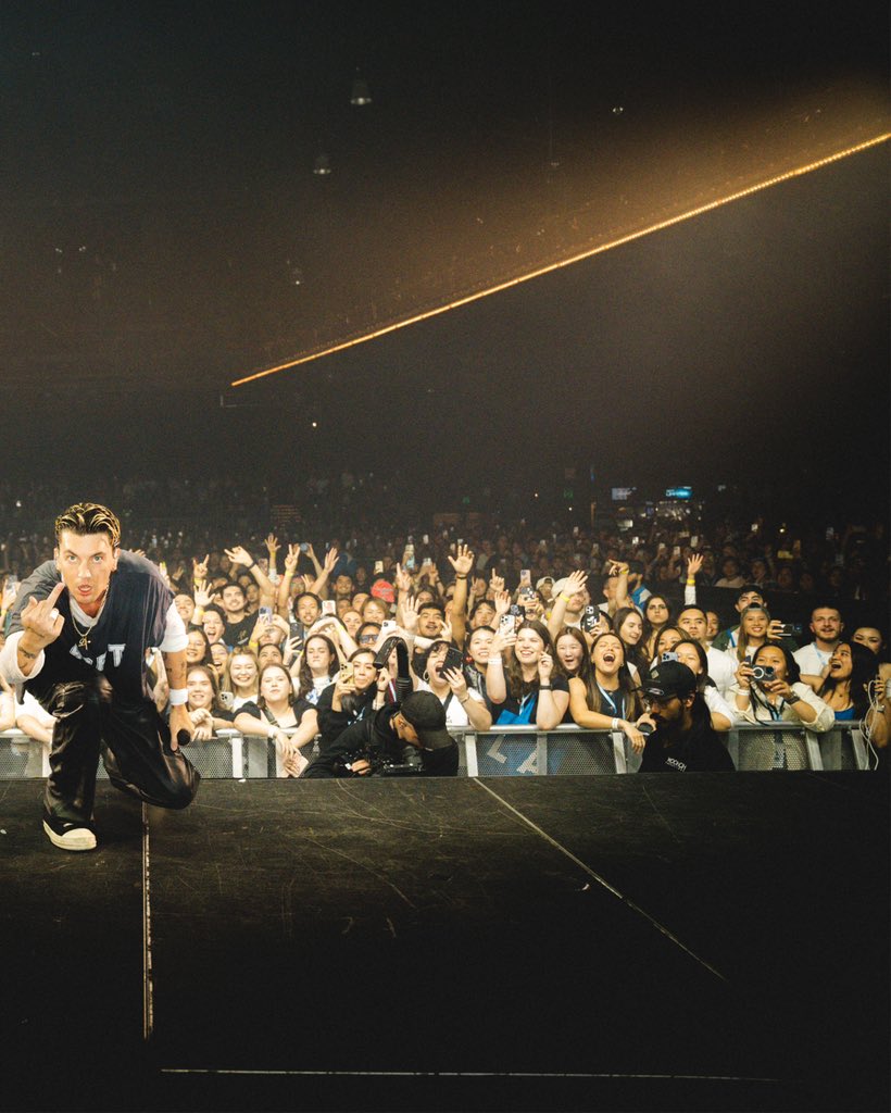 thisisLANY's tweet image. 😭🫶