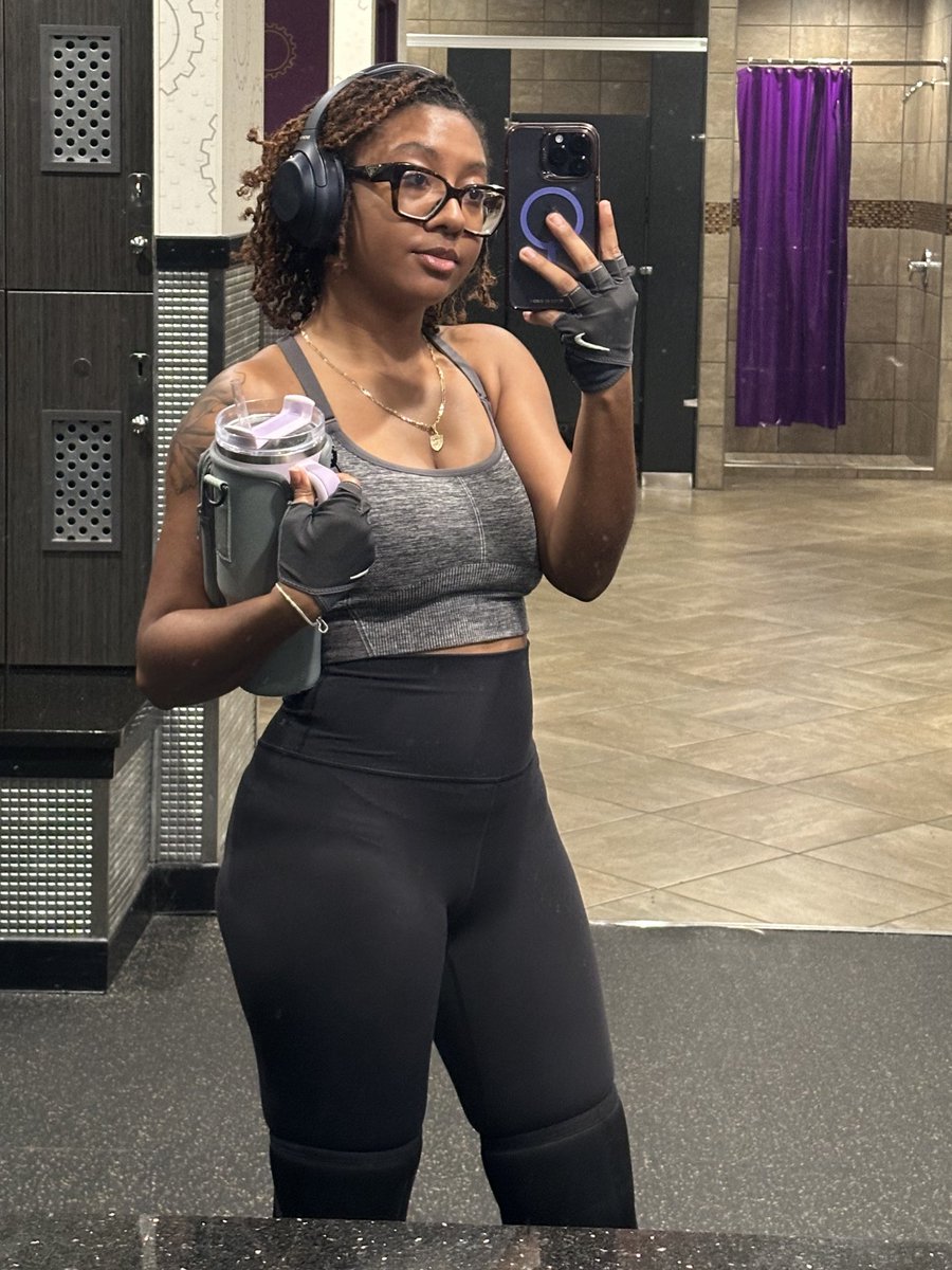 Simone ☁️💜 tweet media