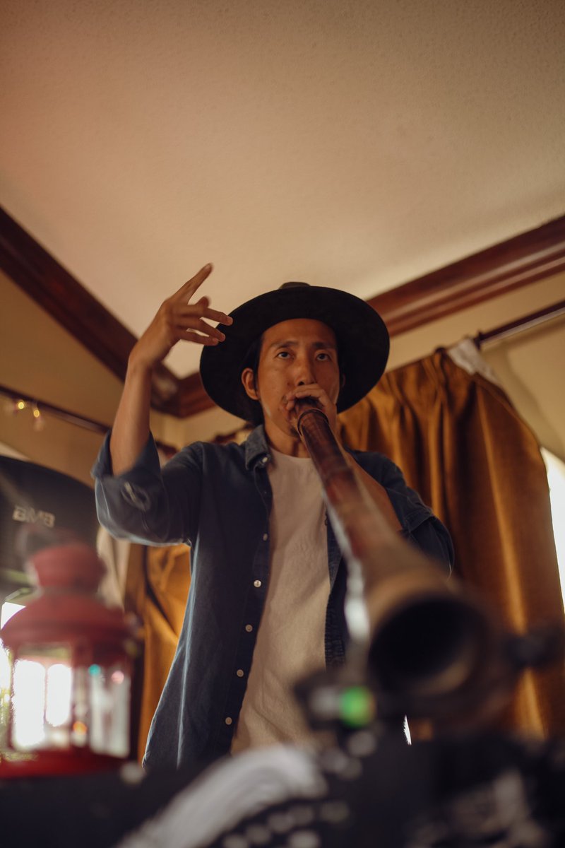 音楽に限らずこの世はどこまで行っても波動・周波数。音の波はどこまでも続いていくし、自分も相手も揺らし揺らされる。
だからこその言霊。自分が何を思い、何を発言するか。空気を伝い、相手に伝わる前に骨伝導で自分が揺らされる。自分のためにも思い遣り🙏