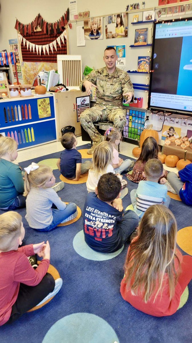 CarlenaSheeran's tweet photo. Jennifer Arnold’s nephew, Zachary Laurence, a Fire Captain, Staff Sergeant, with the USAF visited @RineyvilleE for the Veterans Day program.🇺🇸 Then he talked to the preschoolers about being a firefighter in the Air Force.👫🏽 #HCSDifferenceMakers #HCSPreschool #ThankYouZachary https://t.co/nl6Wtu1m6a