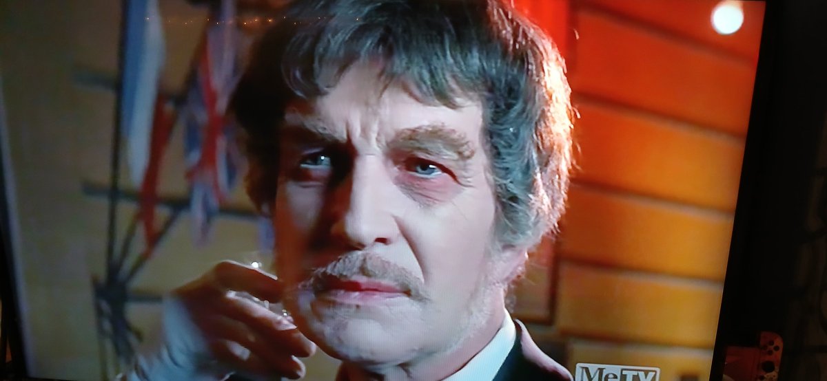 bloodybeautymfx's tweet image. Unlike @ImbrugliaJim, Phibes won&apos;t stare down her dress. #svengoolie #theabominabledrphibes