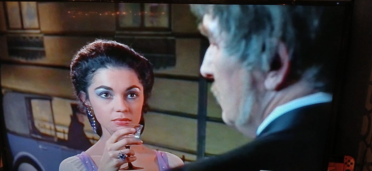 bloodybeautymfx's tweet image. Unlike @ImbrugliaJim, Phibes won&apos;t stare down her dress. #svengoolie #theabominabledrphibes