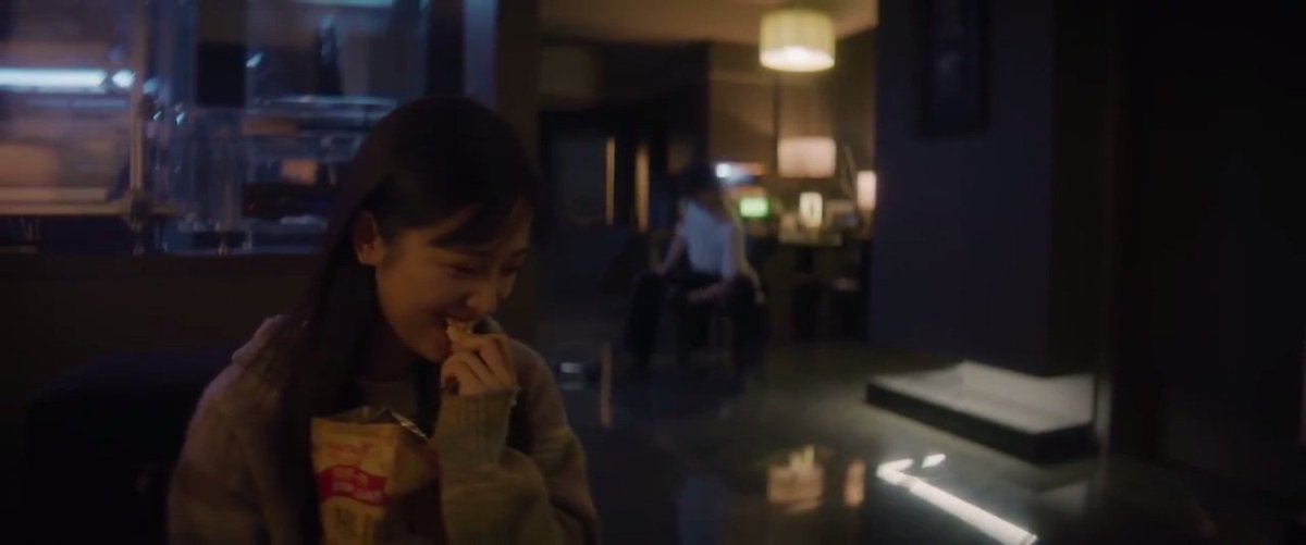 VoiceOfChahat's tweet photo. #GuYi is so me and I'm so her 🙈💃
The best part of living with him is seeing him exercise 🙈🙈🙈
― #SmileCode #失笑 #ShenYue #LinYi #SmileCodeEp4 https://t.co/UPhZeUWCW0