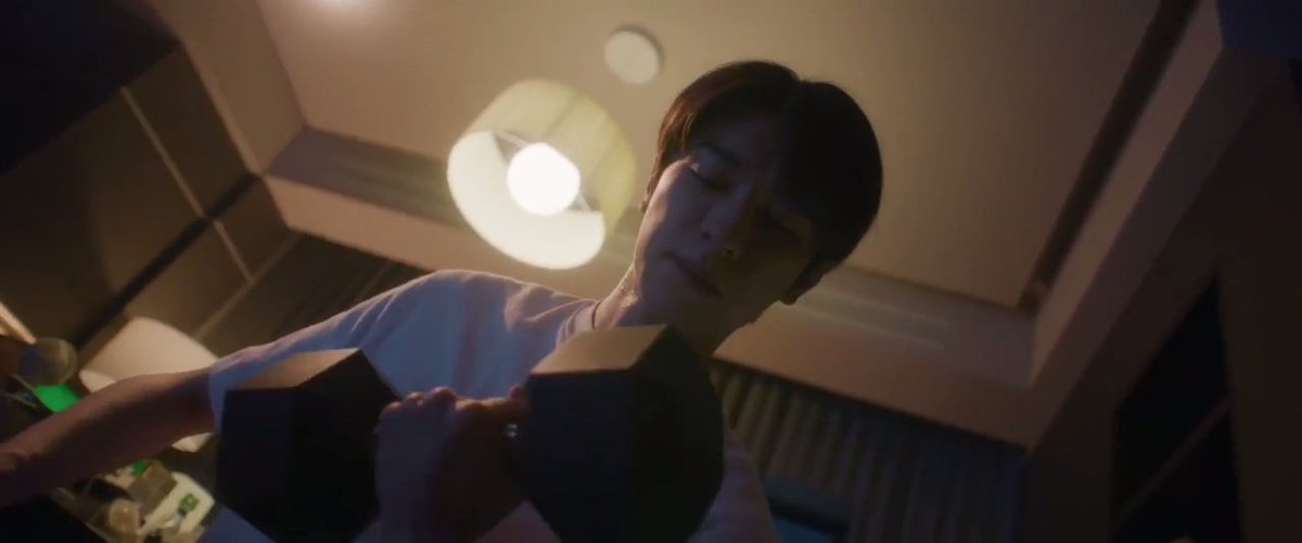 VoiceOfChahat's tweet photo. #GuYi is so me and I'm so her 🙈💃
The best part of living with him is seeing him exercise 🙈🙈🙈
― #SmileCode #失笑 #ShenYue #LinYi #SmileCodeEp4 https://t.co/UPhZeUWCW0