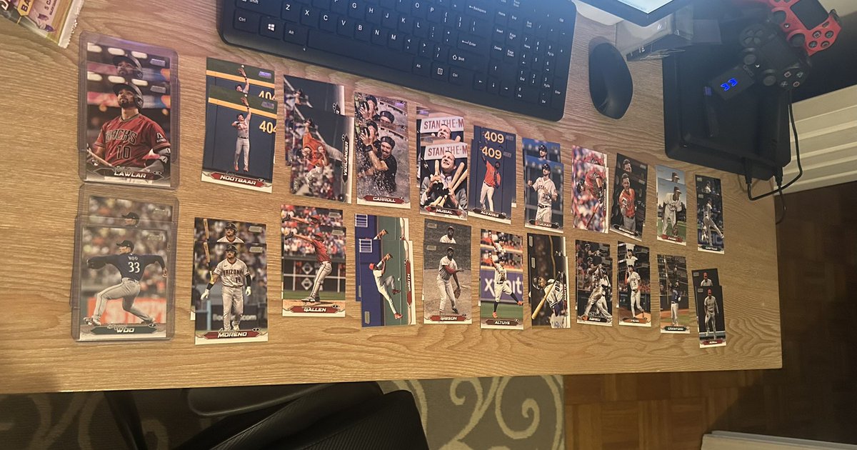 DwayneM's tweet image. #Topps you can do better than this. Bought 2 blaster boxes and out of the 80 total cards ended up with 44 duplicates.
On the second box all Red Foil cards were Orioles. Why have all the same team in a box.
#Toppsbaseball
#Toppsbaseballstadiumclub