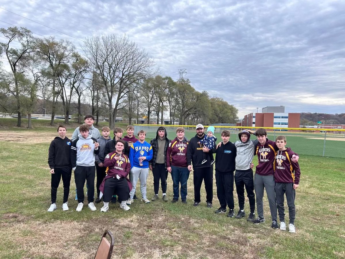 Great to see some Raiders to get out of bed early on a saturday to help give back to their community! Big thank you to the Knights of Columbus for setting up this Nativity Scene for the community every year, it takes a lot of hands!