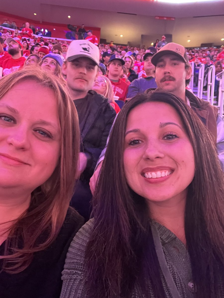 AMH9322's tweet photo. Red Wings game! 🐙 https://t.co/FWlgFK91wP