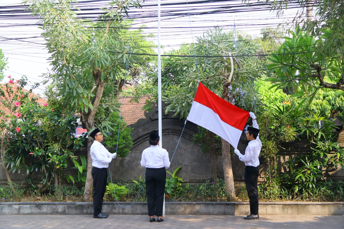 bppsdm_lrpt's tweet photo. Minggu, 10-11-2024
@bppsdm_lrpt melaksanakan upacara memperingati hari pahlawan di halaman kantor yang dihadiri seluruh pegawai @bppsdm_lrpt dan pegawai @roumpbj_kkp.
@kkpgoid
@saktitrenggono
@bppsdm_kp
@in_radiarta
#25TahunKKP
#KKP
#bppsdm
#haripahlawan https://t.co/RK1f42n6FY