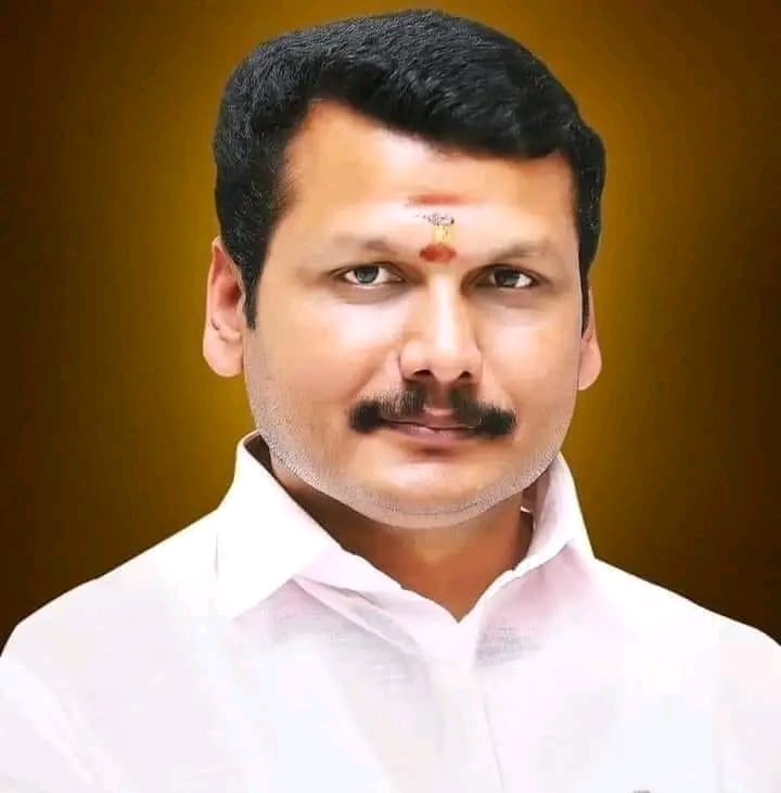 balaguruklt1's tweet photo. அதிகாலை சென்னை����
காலை 8 மணி கோவை🔥🔥
11மணி கரூர்🔥
மதியம் 3.30 கோவை🔥
மாலை 7மணி மீண்டும் கரூர்🔥
The name is one and only VSB 🖤❤️
V.Senthilbalaji 🖤❤️
#Vsb
#VSBisBACK
#KonguKingIsBack https://t.co/Rb1cVdiJtr