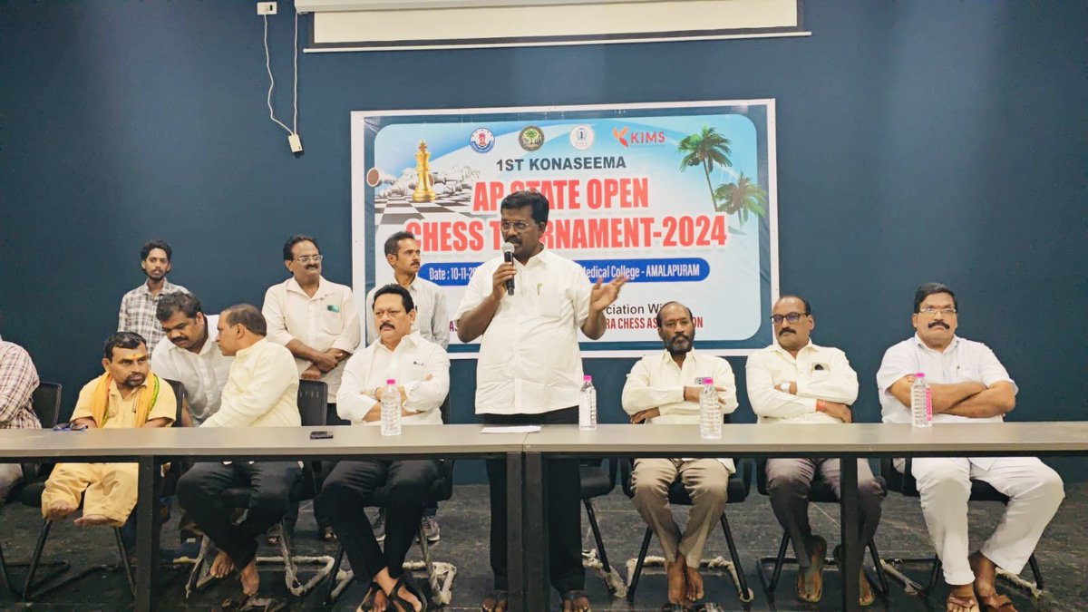 aar_here's tweet photo. స్థానిక కిమ్స్ మెడికల్ కాలేజీ నందు ఆంధ్రప్రదేశ్ స్టేట్ చెస్ పోటీలను ప్రారంభించిన ఎమ్మెల్యే గౌరవ శ్రీ అయితా బత్తుల ఆనందరావు గారు టిడిపి రాష్ట్ర కార్యనిర్వాహక కార్యదర్శి శ్రీ మెట్ల రమణబాబు గారు
#AdminPost #apchess 
#chessgame #statechess
#TeluguDesamParty #iTDPforTDP #NaraLokesh #NaraChandrababuNaidu #NTR #TDPMembershipDrive2024 #tdpmembership #DrBRAmbedkarKonaseema #amalapuram #AndhraPradesh