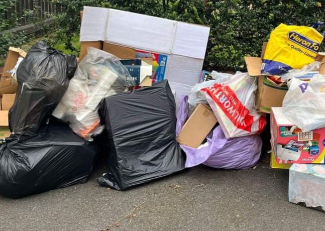 MickBrown3's tweet photo. After responding to residents concerns about this example of flytipping was pleased to be able to drop into a community group in the ward. #CleanStreetsMatter https://t.co/XTLrOKPmB9