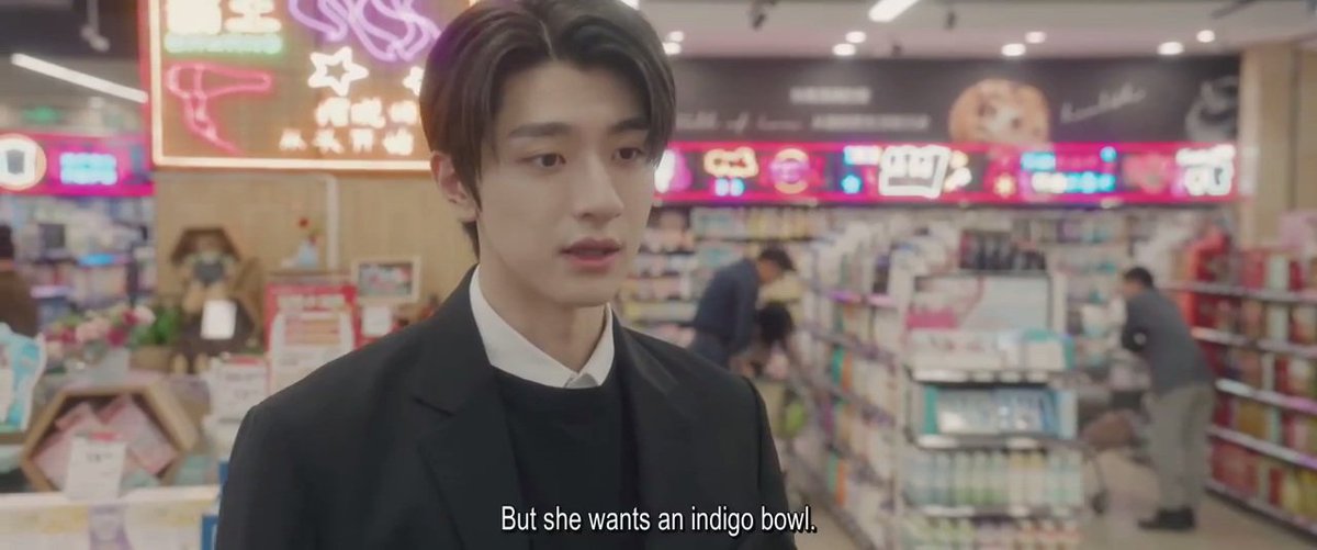 VoiceOfChahat's tweet photo. Not him searching for an indigo bowl for her coz she asked
So boyfriend coded 🙈
+ His smile is getting better day by day
― #SmileCode #失笑 #ShenYue #LinYi #SmileCodeEp4 https://t.co/OJmQeG6eeX