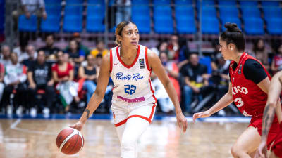 Primera mitad al tu por tu entre México y Puerto Rico 

<a href="/fbpur/">FBPUR 🏀🇵🇷</a> 42
<a href="/ademeba_oficial/">ADEMEBA_Oficial</a> 38

🇵🇷Arella Guirantes 15p
Ahlana Smith 10p

🇲🇽 <a href="/LMUmonkey04/">Hazel Ramirez</a> 11p
<a href="/myriamlara13/">Myriam Lara</a> 10p 4r