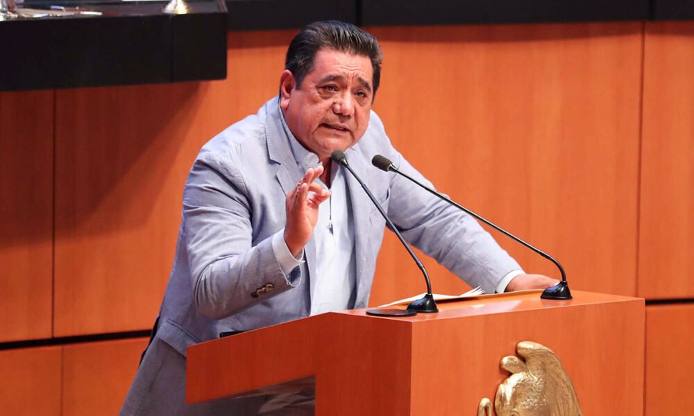 Por traición a la Patria, el Senador Félix Salgado Macedonio pide juicio político a <a href="/LillyTellez/">Lilly Téllez</a> quien solicita intervención de otros gobiernos en asuntos soberanos.

Yo estoy al 100% con el Senador ¿y usted? 

👊