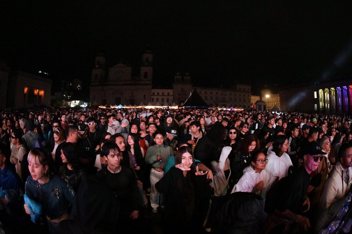BronxDC_Bogota's tweet photo. #MonumentumIII es la prueba de que en #BogotáMiCiudadMiCasa se vive la pluriculturalidad. 

#Destro X #OctavaClub 

#BronxDistritoCreativo #FUGA https://t.co/ADUIcQZMY9