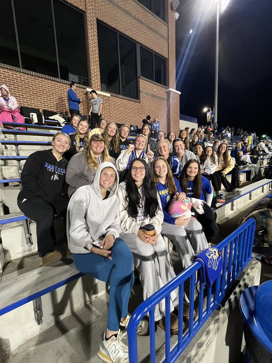 Awesome time tonight supporting <a href="/MHUMenSoccer/">Mars Hill Men Soccer</a> … thrilling atmosphere and exciting WIN!!!! Congrats boys!! 🦁 ROLL HILL
