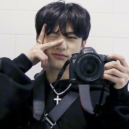 rrywvs's tweet photo. Busco moots para interactuar.
⌗Intento n.1 
She/her. No soy nueva en tw, pero quiero interactuar más. 
-skz, enha, ph1, txt, ae... 
-música alt; rock, goth, punk, metal!! 
♡/↻=mutis
#kpopstan #subtwt #stantwt https://t.co/dxwaTt2HFo