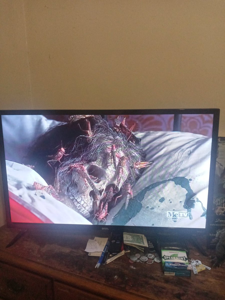 ironone9's tweet image. That poor nurse is gone.
Meat and all.
The revenge of plagues. 
#Svengoolie #TheAbominableDrPhibes