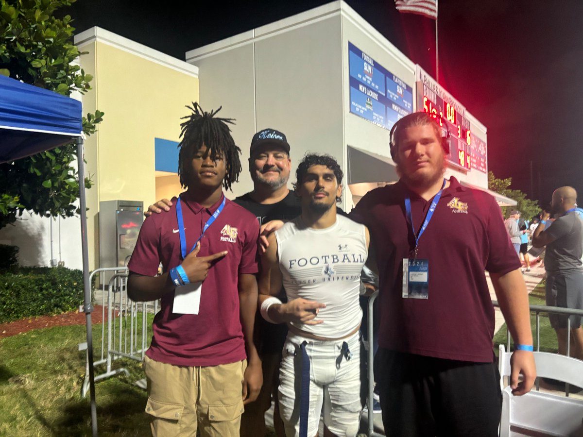 Had a great day bringing two <a href="/LakeGibsonFB/">LAKE GIBSON BRAVES FOOTBALL</a> players on a visit to <a href="/KeiserFootball/">Keiser Football</a> tonight for HOCO!  They got to see the #1 team in NAIA football in action and former Brave <a href="/tristanvann7/">Tristan Vann🖤</a> on the field boys had a great night!