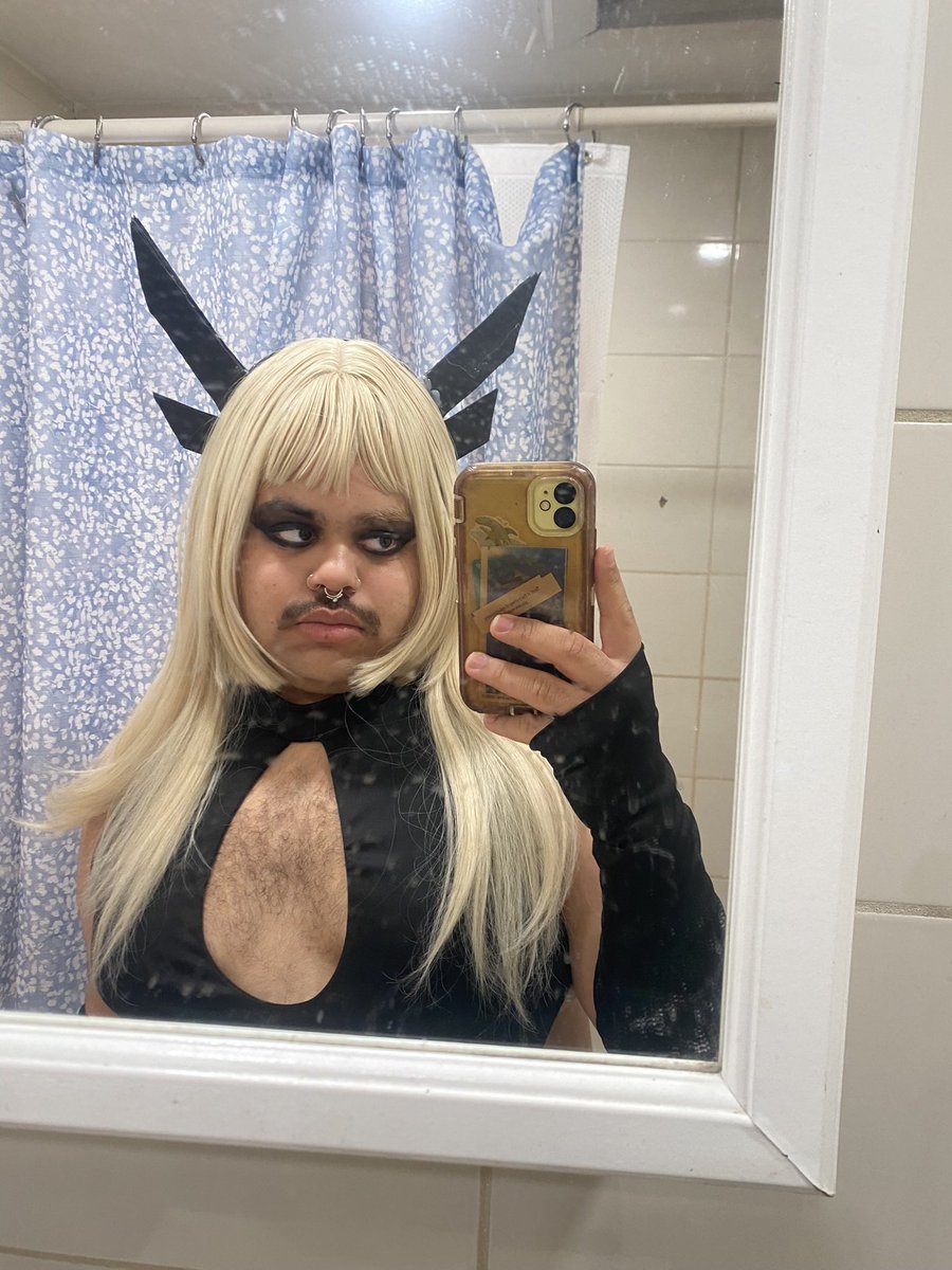 thalassomoth's tweet photo. posting my magik cosplay here 😇😇 https://t.co/sbNAdVKeGW