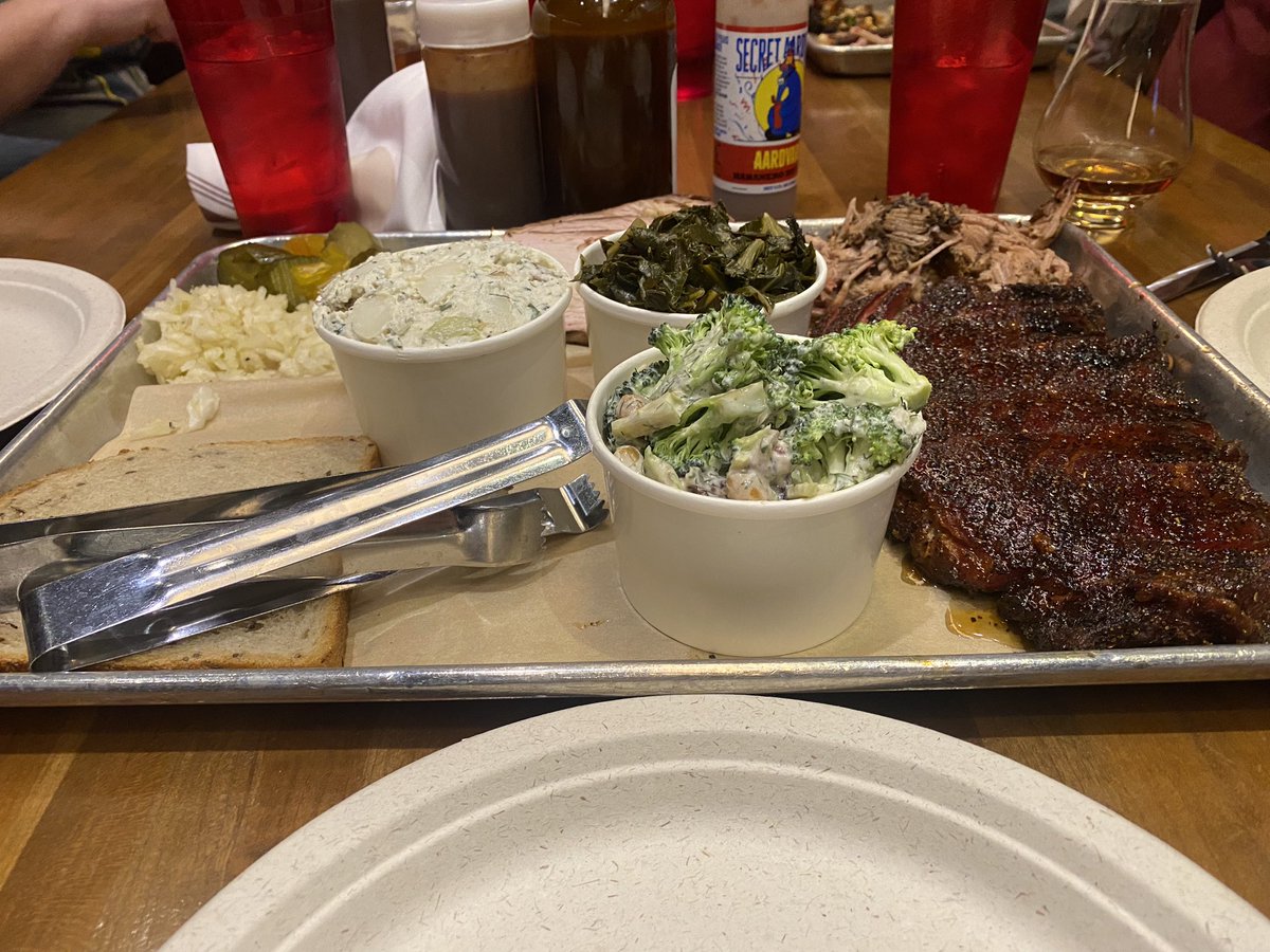 julia_gulia9's tweet photo. Birthday dinner @mabelsbbq4th https://t.co/zuojKntR6F