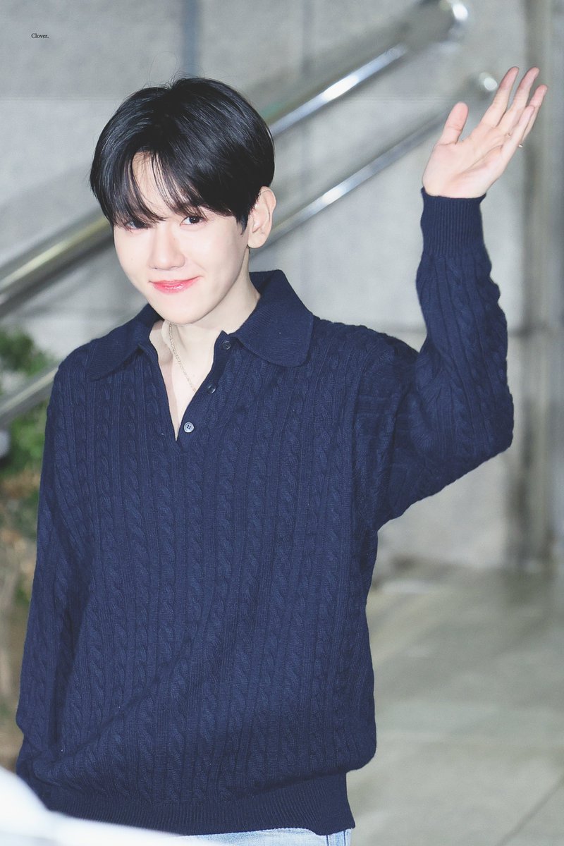 240906 뮤직뱅크 퇴근길 백현

#백현 #BAEKHYUN <a href="/B_hundred_Hyun/">Baekhyun_EXO</a> <a href="/BAEKHYUN_INB100/">BAEKHYUN_official</a>