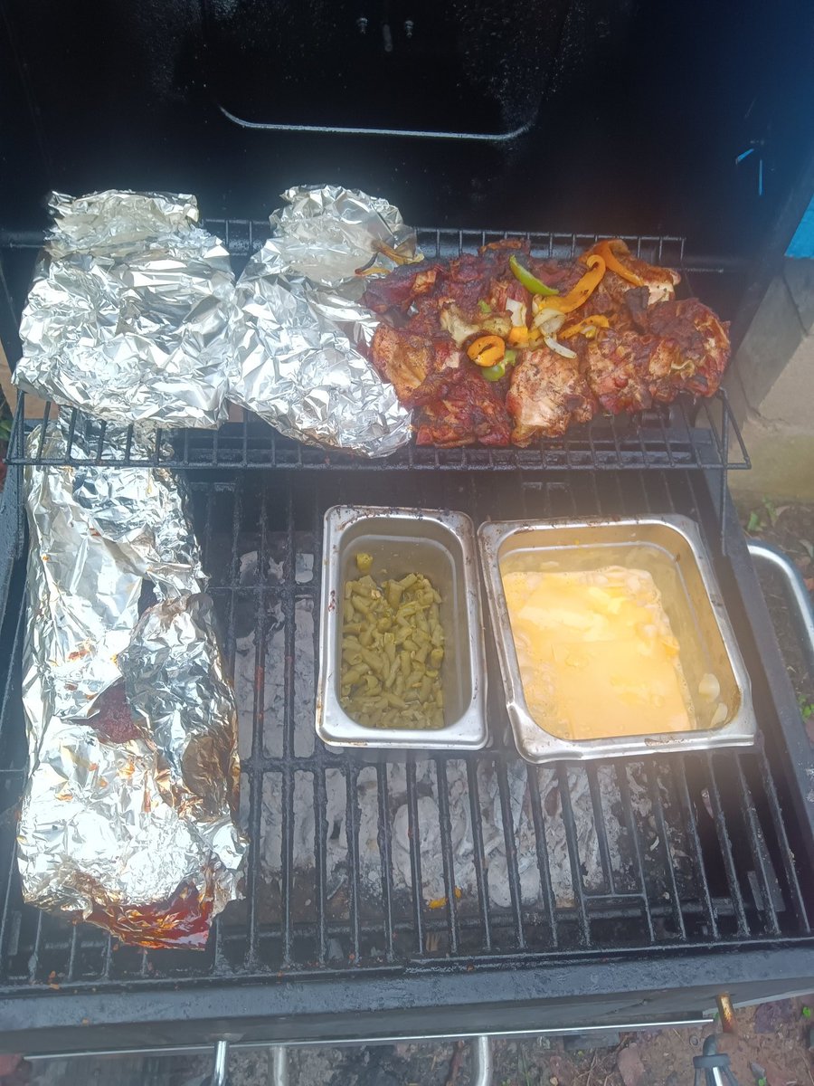 acosborne2's tweet photo. Chicken,ribs and steak with string beans and Mac n cheese all cooked on a grill https://t.co/ZP7VbukHSD