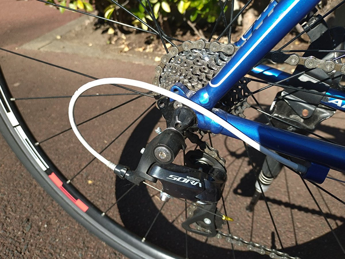 kitariesaikou's tweet photo. 古いエスケープRX4をチマチマ弄ってたら本体の値段に近づきつつある…

コンポ、アルタス3×8→SORA2×9化
クランク、FSA　tempo50-34t
スプロケ、昔のアルテグラ11-23t
ホイール、シマノR501
シート、セラサンマルコ　ponza
タイヤ、ミシュランダイナミックスポーツ28c
次はブルホーンバーかな〜 https://t.co/KgqnPpGi5J