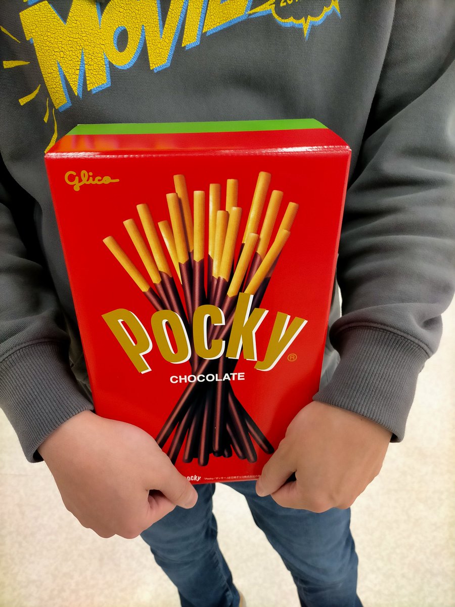 2Ta_ma_go2's tweet photo. 11/11は
ポッキーの日だけど
今日スーパーで
イベントやってて
しろまる(弟)が
イベントのgameで
ポッキー詰合せGETした🤣w𐤔

＃ポッキーの日
＃Pocky
＃PRITZ https://t.co/ee3B6cj4aK